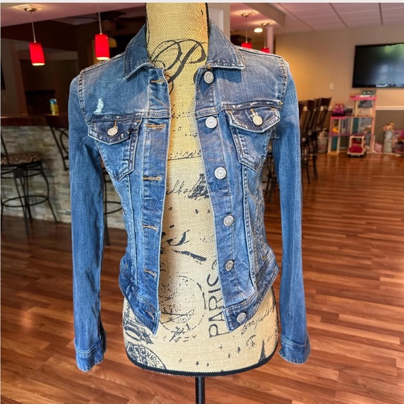 Aeropostale Jackets & Blazers - Aeropostale size XS light denim with distressed details